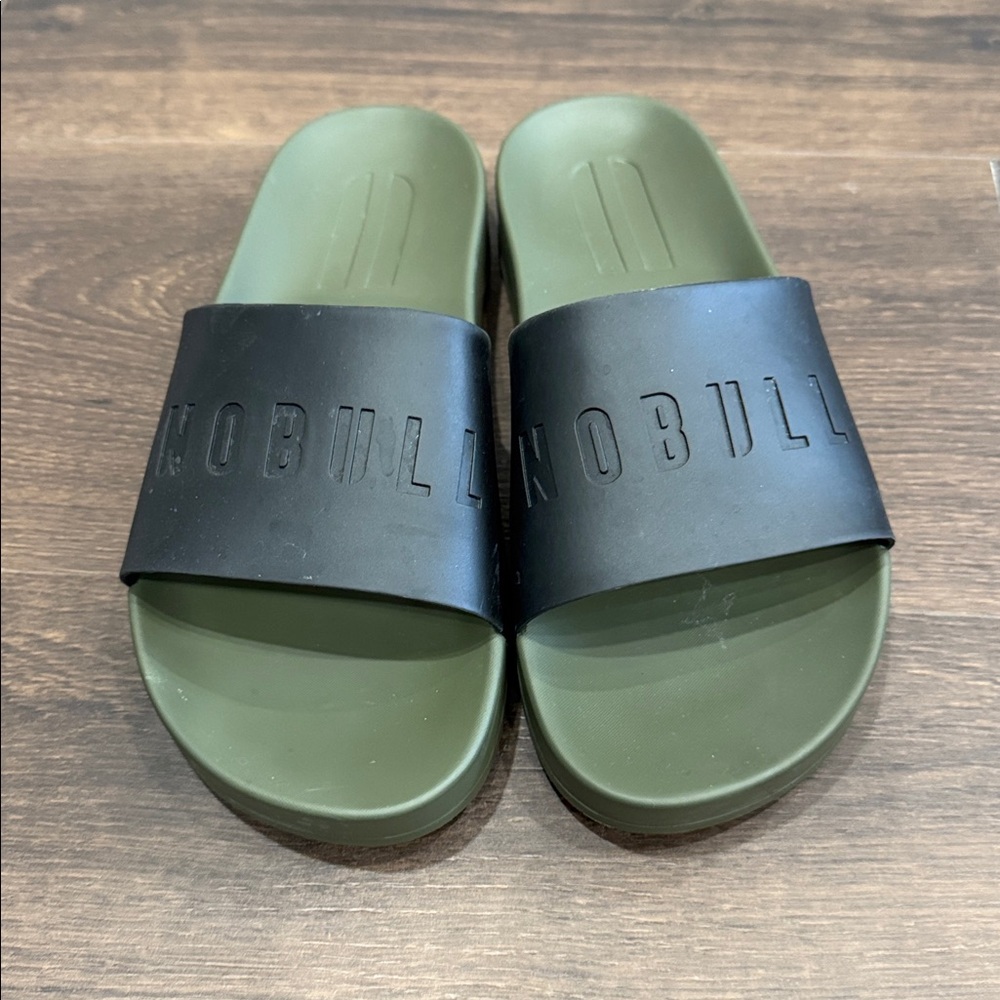 NOBULL Men’s Size 7 / Women's Size 8.5 Black and Olive Sandals